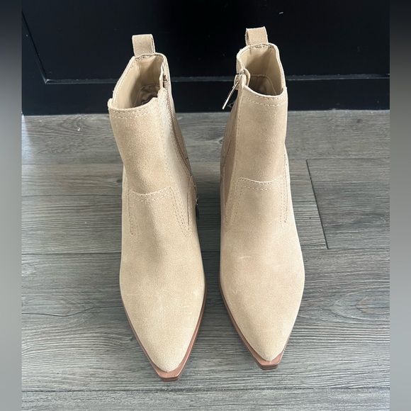 Vince Camuto Briyeonda Western Bootie size 7.5 - Picture 2 of 7